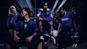 Streetwear seperti hoodie, tracksuit, dan kaus oversized bagian dari jersey Timnas Brasil